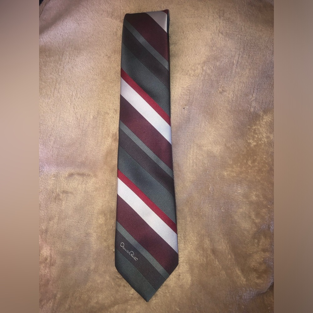 Oscar De La Renta striped tie